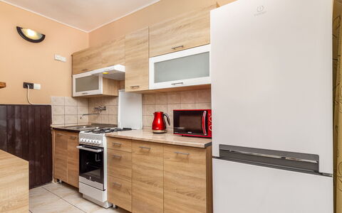 Sunny: Cabinetry, Countertop, Bygning, Møbel, Tap, Køkken Apparat, Komfur, Håndvask, Køkken, Træ