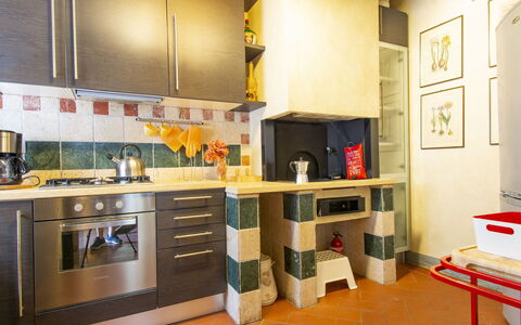 Aurelia: Cabinetry, Møbel, Countertop, Køkken Apparat, Komfur, Gaskomfur, Indretning, Køkken, Billedramme, Træ
