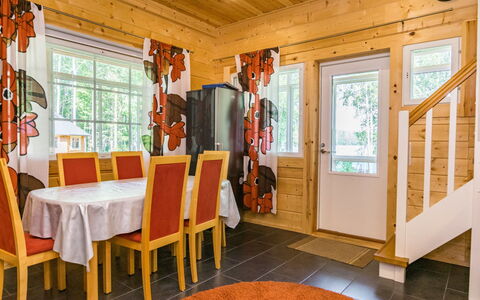 Katariina: Græs, Hus, Sommerhus, Land Lot, Hjem, Estate, Lawn, Sidespor, Stuehus, Veranda