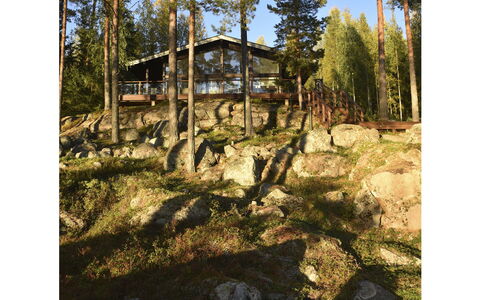 Villa Miestamo: Træ, Sommerhus, Woodland, Skov, Bjælkehytte, Naturmateriale, Skygge, Veranda, Garden Bygninger