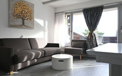 Ovronnaz 502: Himmel, Sky, Bjerg, Bygning, Ejendom, Bil, Køretøj, Plante, Hjul, Arkitektur