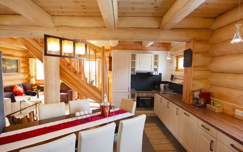 Chalet Karin: Cabinetry, Countertop, Ejendom, Træ, Køkken, Tap, Vindue, Etage, Bjælke, Gulvbelægning
