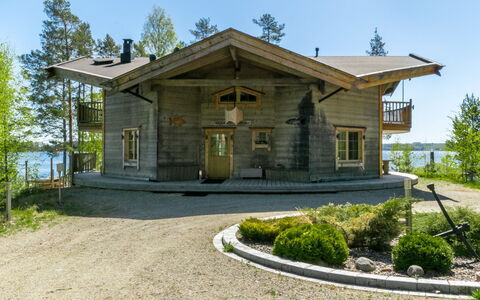 Villa Pyöriäinen: Træ, Bank, Hus, Sommerhus, Sø, Dam, Skov, Bjælkehytte