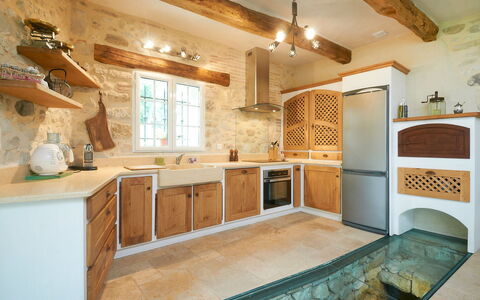 Moulin de Rabine: Ejendom, Værelse, Countertop, Møbel, Bygning, Indretning, Køkken, Cabinetry, Loft, Etage