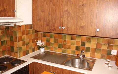 Eridan: Brun, Countertop, Cabinetry, Tap, Køkkenvask, Sanitærarmatur, Håndvask, Ejendom, Møbel, Bygning