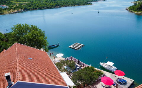 Novigrad (Zadar) 112: Vand, Båd, Ejendom, Blå, Natur, Azure, Vandfartøjer, Plante, Træ, Sø