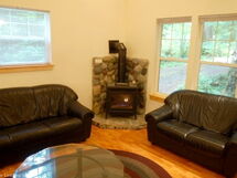 12gs Cabin w Sweet Covered Porch!