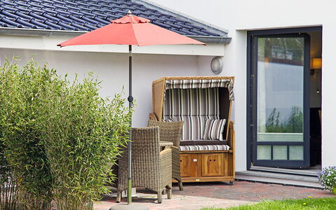Norddeich 495: Plante, Bygning, Ejendom, Vindue, Skygge, Træ, Land Lot, Veranda, Hus, Boligområde