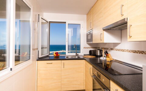 Puerto Paraíso: Countertop, Cabinetry, Ejendom, Køkkenvask, Håndvask, Bygning, Køkken Apparat, Tap, Køkken, Komfur