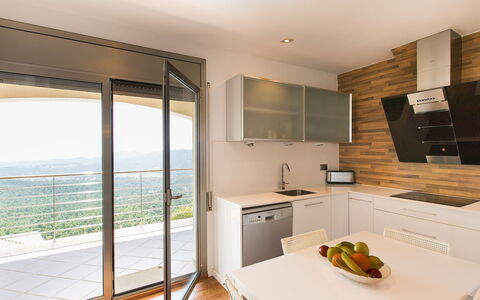 Amalia: Bygning, Cabinetry, Møbel, Countertop, Træ, Køkken Apparat, Køkken, Komfur, Etage