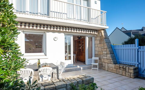 Quiberon 127: Plante, Bygning, Vindue, Himmel, Dør, Hus, Kvarter, Sommerhus, Boligområde, Veranda