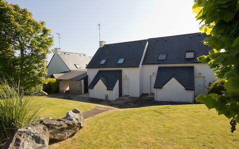 Carnac 175: Himmel, Bygning, Plante, Vindue, Træ, Hus, Land Lot, Sommerhus, Græs, Dør