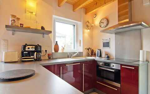 Courdiec: Countertop, Cabinetry, Møbel, Ejendom, Køkkenvask, Komfur, Håndvask, Træ, Køkken, Køkken Apparat