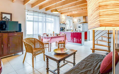 Courdiec: Møbel, Bord, Ejendom, Cabinetry, Træ, Indretning, Belysning, Arkitektur, Gulvbelægning, Etage