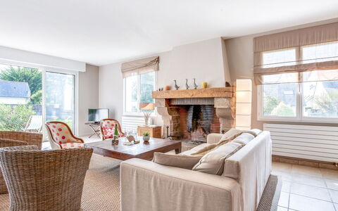 Maison Courlis: Ejendom, Stue, Værelse, Møbel, Indretning, Bygning, Hjem, Hus, Etage, Kaffebord