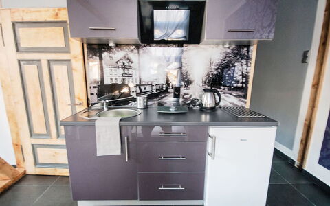 Szczawno Zdroj 100: Cabinetry, Bygning, Countertop, Køkken, Purple, Stol, Skuffe, Køkken Apparat, Træ, Indretning