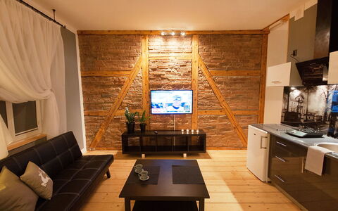 Szczawno Zdroj 100: Møbel, Ejendom, Cabinetry, Bord, Countertop, Couch, Bygning, Træ, Indretning, Stueplante