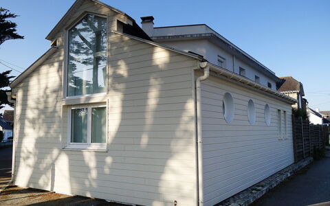 Ker Penthièvre: Himmel, Bygning, Vindue, Træ, Sommerhus, Hus, Sidespor, Facade, Vejbelægning, Tag