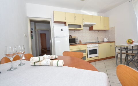 Zadar 150: Cabinetry, Møbel, Countertop, Bordservice, Skuffe, Køkken Apparat, Træ, Kommode, Køkken, Indretning