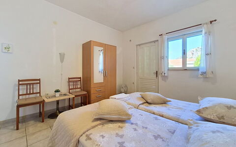 Vesna: Seng, Soveværelse, Møbel, Etage, Gulvbelægning, Sengetøj, Loft, Sengetøj, Indretning, Bed Frame