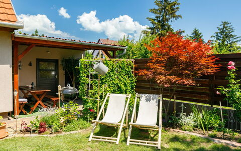 Duetto: Plante, Himmel, Sky, Bygning, Natur, Botanik, Skygge, Land Lot, Vegetationen, Stol