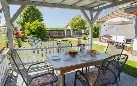 Sunny: Møbel, Stol, Udendørs Møbler, Bord, Udendørs Bord, Køkken & Spisebord, Hjem, Have, Skygge, Sommerhus