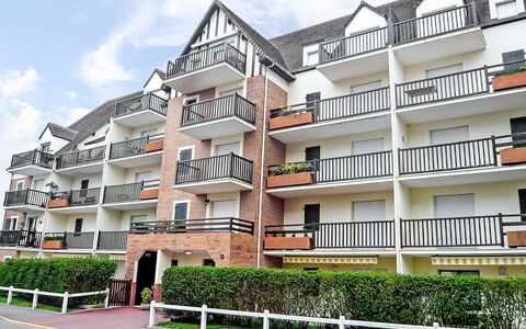 Front de Mer: Boligområde, Busk, Hus, Have, Hjem, Land Lot, Tag, Skygge, Lawn