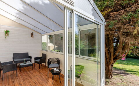Dinard 120: Indretning, Gulvbelægning, Etage, Loft, Møbel, Glas, Stol, Veranda, Skygge, Stueplante