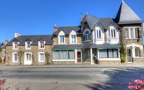 Dinard 120: Plante, Himmel, Vindue, Bygning, Hus, Arkitektur, Sommerhus, Facade, Milepæl, Tag