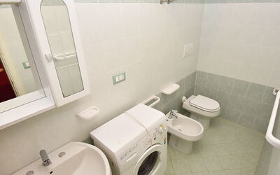 Green Marine, Palme, Ismare 320.11: Spejl, Toiletbræt, Sanitærarmatur, Badeværelsesvask, Toilet, Badeværelse, Purple, Indretning, Arkitektur
