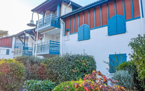 Capbreton 450: Blå, Busk, Estate, Altan, Skygge, Landscaping, Villa, Gård, Mansion, Hacienda