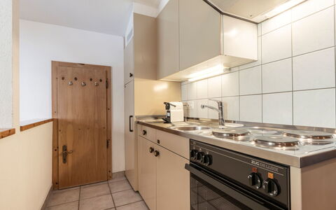 Atlantis Apartments by Mein Samnaun – Mo: Træ, Gulvbelægning, Indretning, Loft, Køkken, Større Bandage, Cabinetry, Etage, Værelse, Countertop