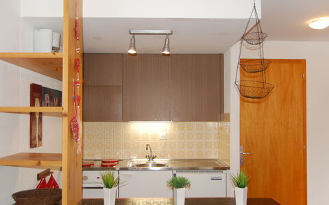 Beau-Séjour 24: Ejendom, Cabinetry, Plante, Træ, Countertop, Indretning, Belysning, Etage, Gulvbelægning, Bejdse