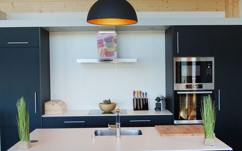 D'Arby: Cabinetry, Countertop, Ejendom, Bord, Møbel, Køkken, Indretning, Belysning, Reoler, Træ
