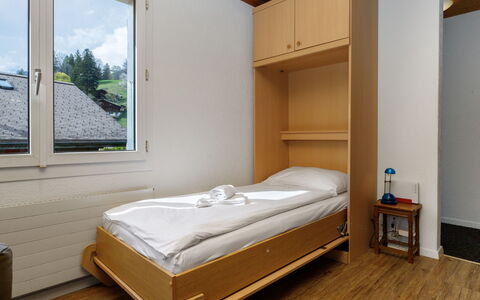 Chalet Albi: Møbel, Træ, Gulvbelægning, Etage, Soveværelse, Indretning, Seng, Loft, Værelse, Bed Frame