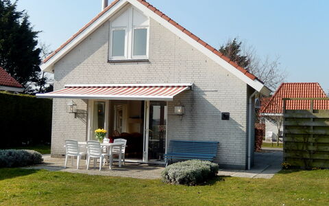Noordwijk 450: Himmel, Vindue, Bygning, Plante, Træ, Hus, Land Lot, Dør, Sidespor, Sommerhus