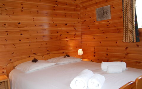 Chalet Boucaro: Bygning, Lys, Træ, Textile, Indretning, Orange, Komfort, Hus, Etage, Gulvbelægning