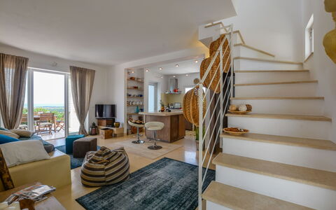 Villa Butterfly: Ejendom, Værelse, Møbel, Indretning, Stue, Bygning, Etage, Hus, Ejendom, Hjem