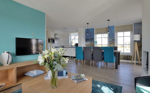 Tapuit Sauna 8: Møbel, Bord, Bygning, Indretning, Plante, Gulvbelægning, Træ, Vindue, Stue, Etage